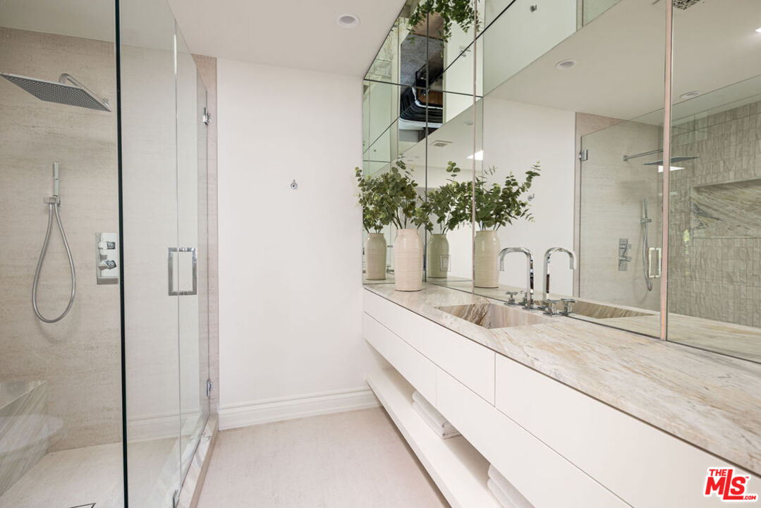 1121 Tower Road Beverly Hills, CA 90210 - Photo 21 of 35