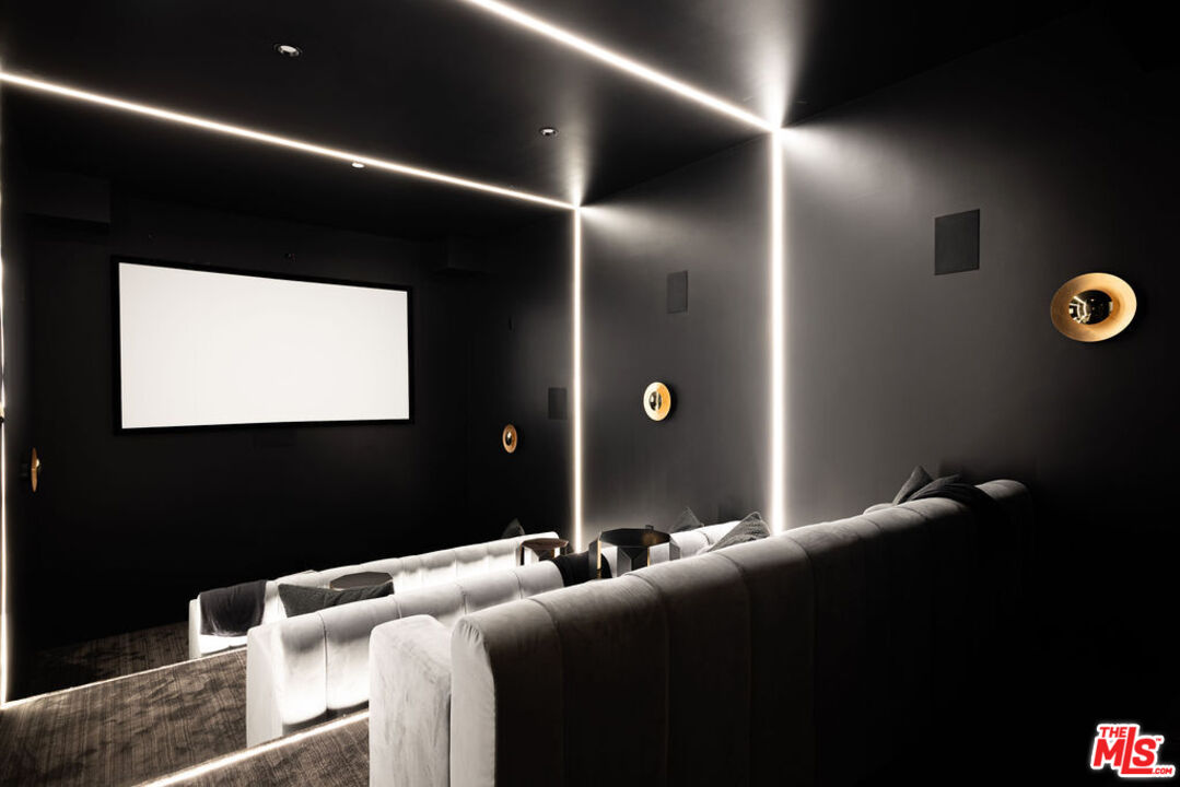 1121 Tower Road Beverly Hills, CA 90210 - Photo 4 of 35