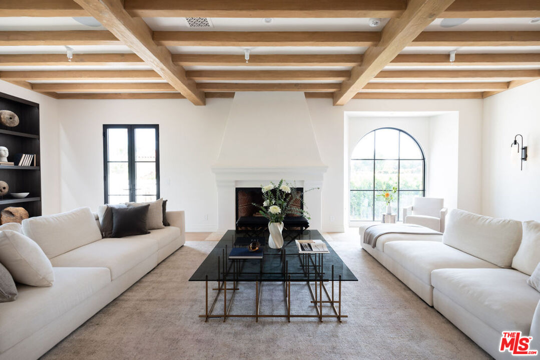 1121 Tower Road Beverly Hills, CA 90210 - Photo 6 of 35