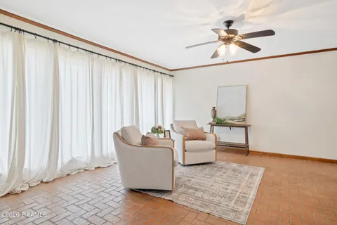 $235,000 | 325 Oak Street, Lafayette, LA 70506