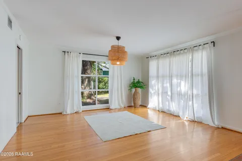 $235,000 | 325 Oak Street, Lafayette, LA 70506