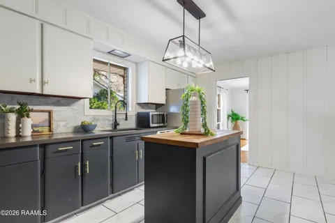 $235,000 | 325 Oak Street, Lafayette, LA 70506