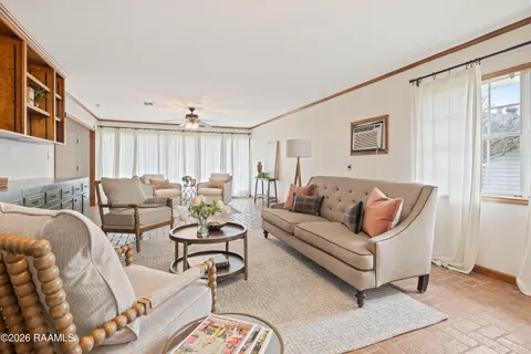 $235,000 | 325 Oak Street, Lafayette, LA 70506