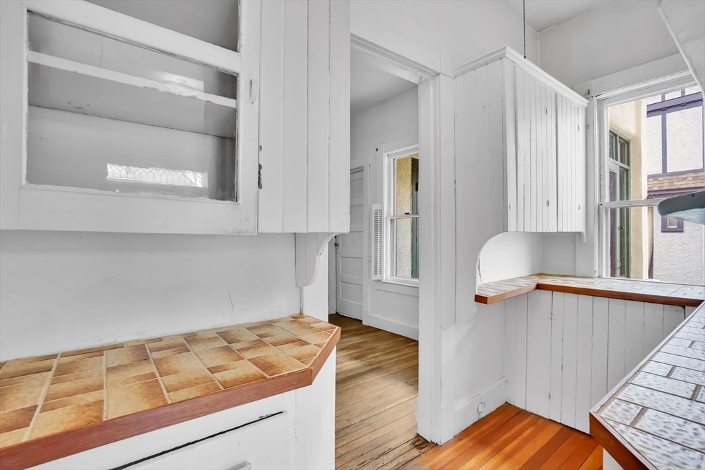 62 Firglade Avenue Springfield, MA 01108 - Photo 11 of 40