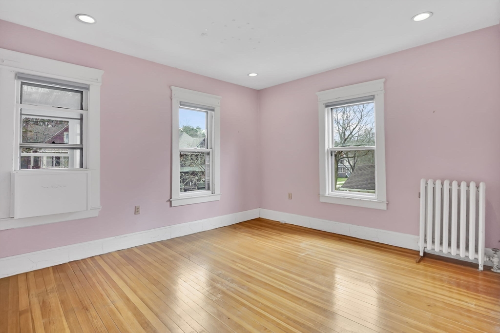 62 Firglade Avenue Springfield, MA 01108 - Photo 15 of 40