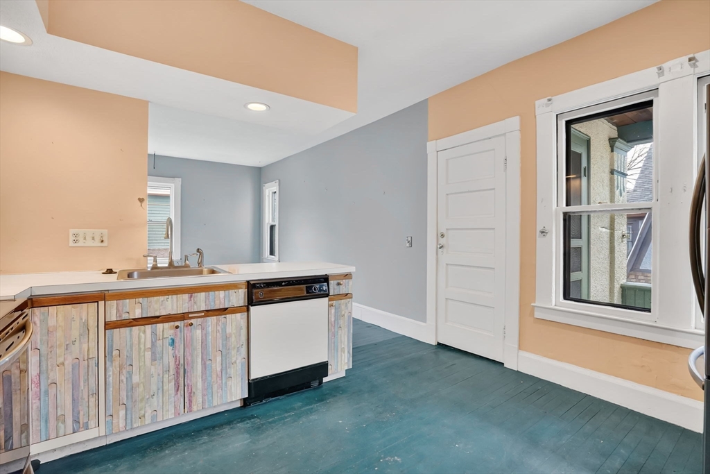 62 Firglade Avenue Springfield, MA 01108 - Photo 21 of 40