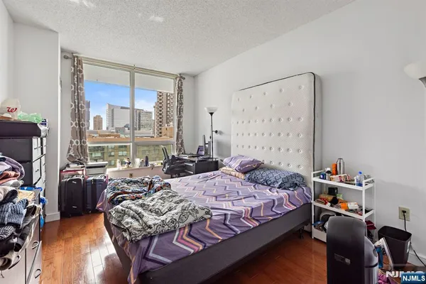 $750,000 | 20 Newport Parkway, Unit 2306, Jersey City, NJ 07310