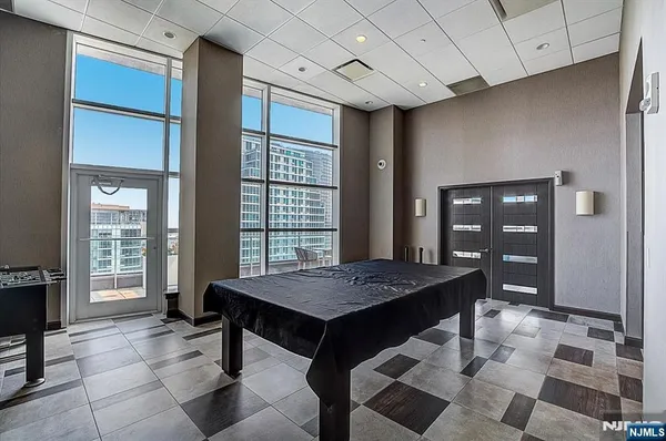 $750,000 | 20 Newport Parkway, Unit 2306, Jersey City, NJ 07310