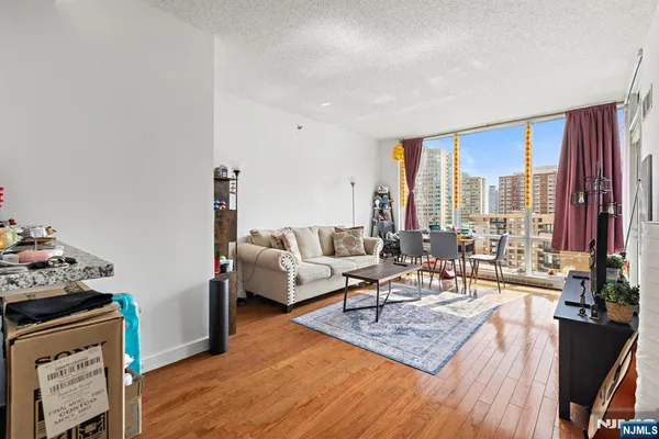 $750,000 | 20 Newport Parkway, Unit 2306, Jersey City, NJ 07310