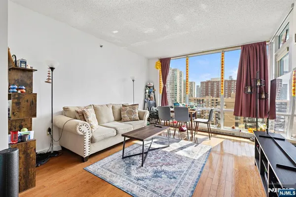 $750,000 | 20 Newport Parkway, Unit 2306, Jersey City, NJ 07310