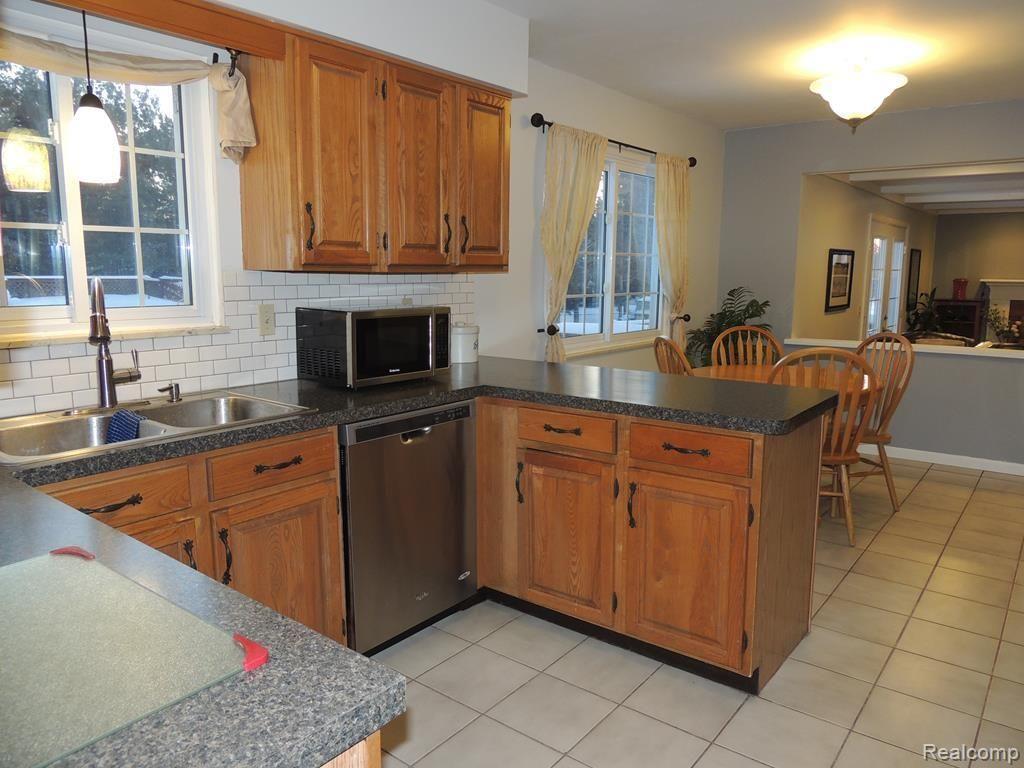 4885 West Oregon Road Lapeer, MI 48446 - Photo 11 of 21 11.jpg