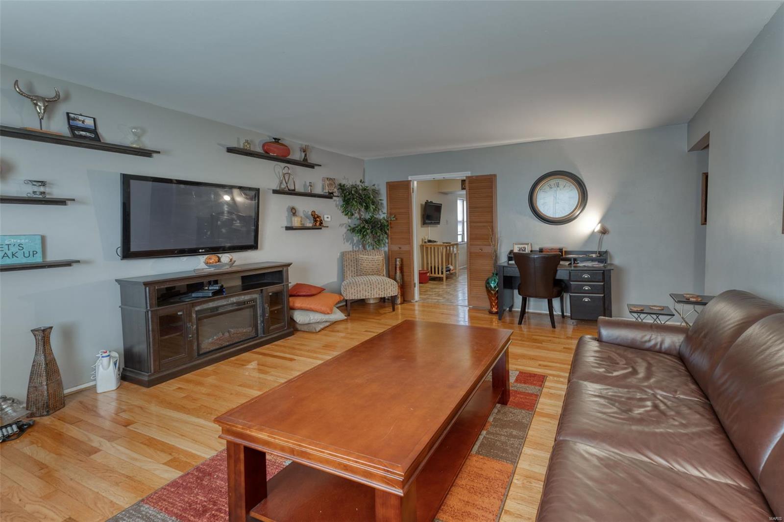 7249 Pasadena Boulevard Pasadena Hills, MO 63121 - Photo 4 of 23