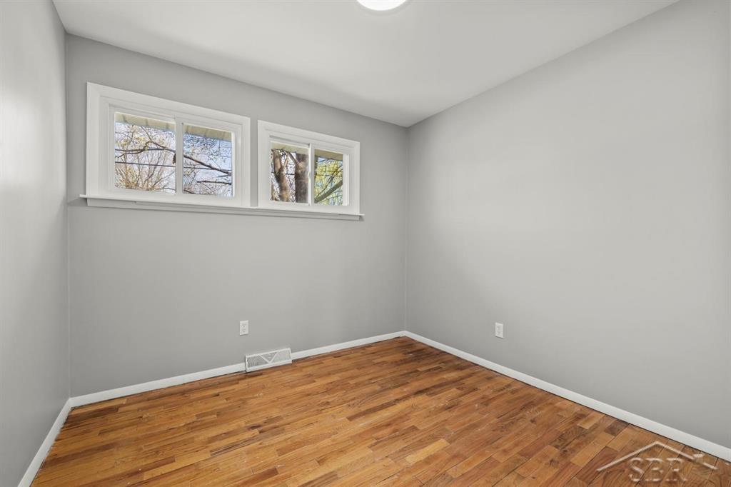 4812 Raymond Road Midland, MI 48642 - Photo 19 of 26 50172880-c0ca028b-f294-47b3-8549-fc3f5c1d01af.JPG