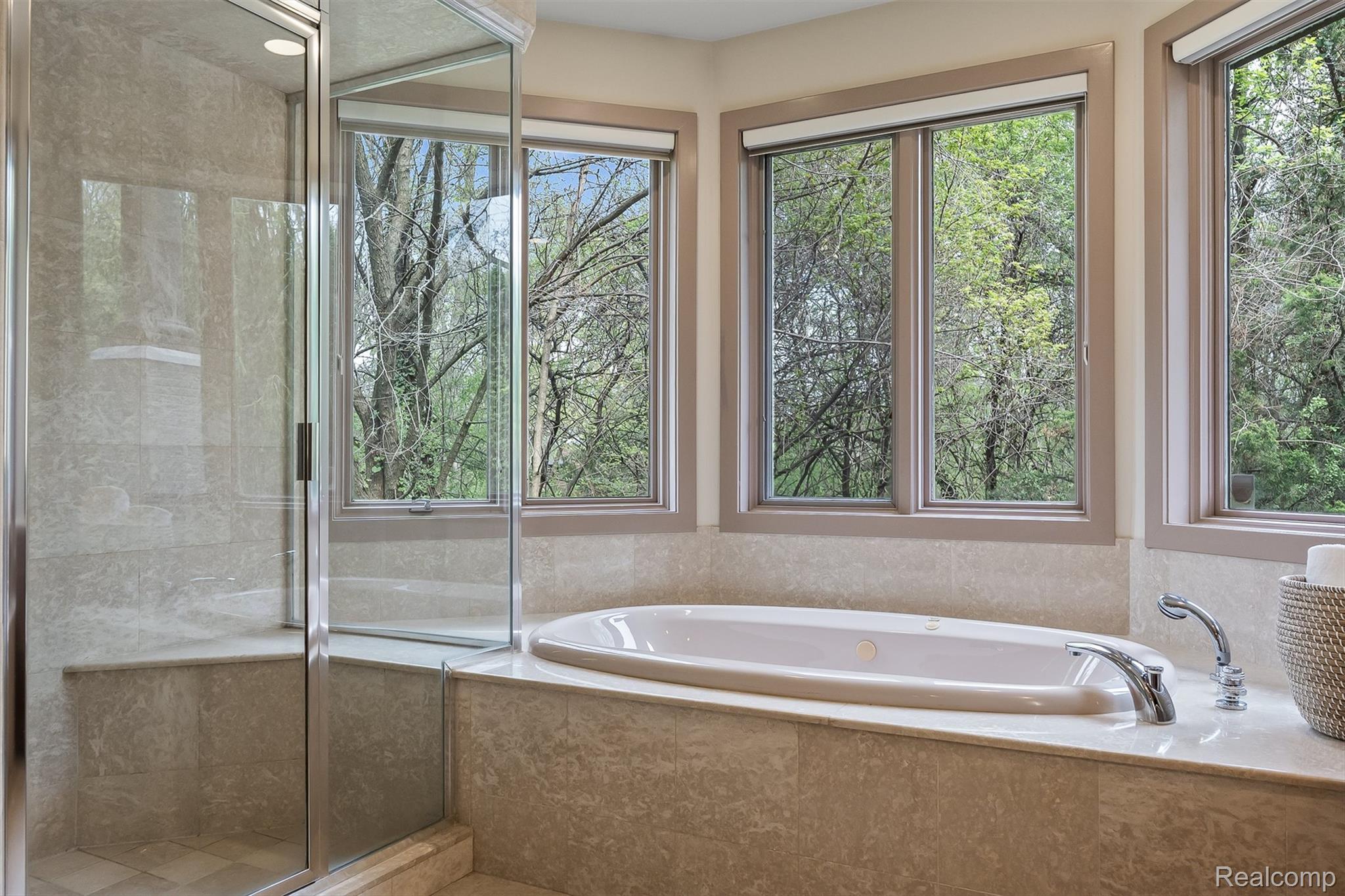 1800 Tiverton Road Bloomfield Hills, MI 48304 - Photo 27 of 56 37-Tiverton-23.jpg