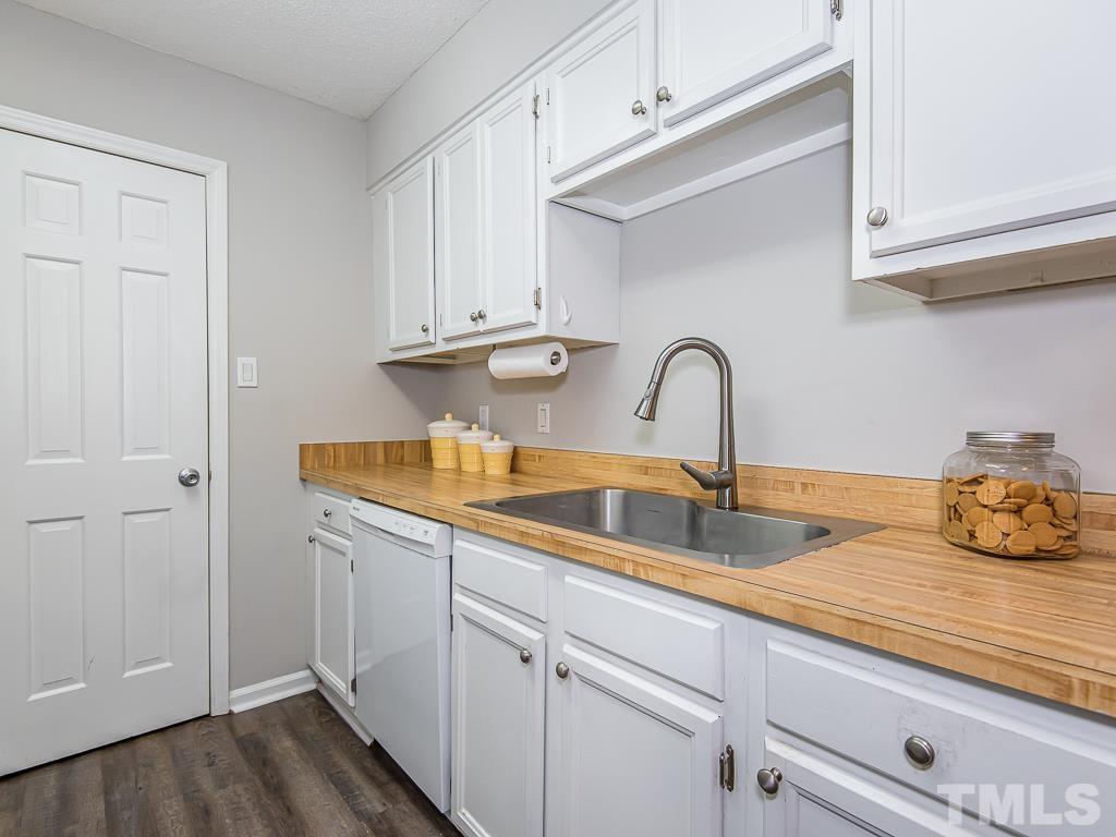 7014 Kemp Road Raleigh, NC 27613 - Photo 8 of 43