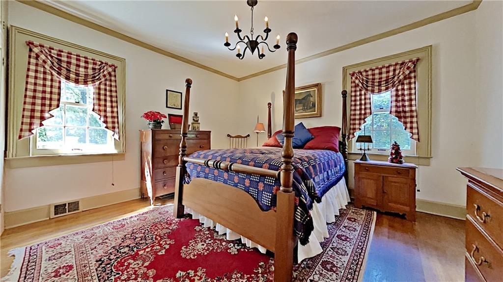 9401 Woodcrest Road Pittsburgh, PA 15237 - Photo 14 of 25 Master bedroom