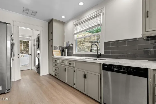 $5,500 | 3121 Lake Hollywood Drive, Los Angeles, CA 90068