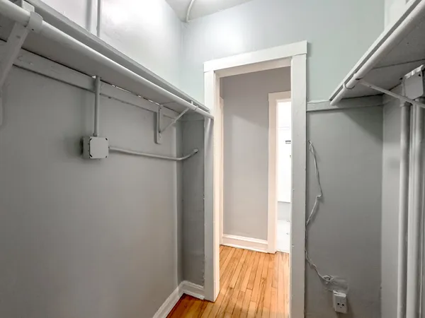 $1,275 | 4606 North Beacon Street, Unit 2C, Chicago, IL 60640