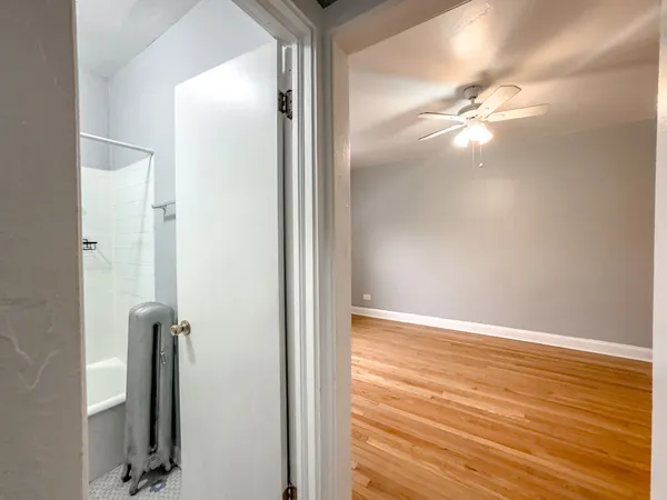 $1,275 | 4606 North Beacon Street, Unit 2C, Chicago, IL 60640