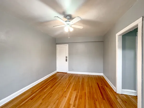 $1,275 | 4606 North Beacon Street, Unit 2C, Chicago, IL 60640