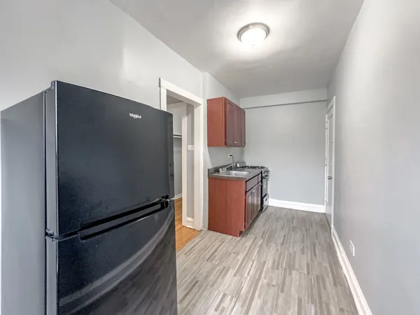 $1,275 | 4606 North Beacon Street, Unit 2C, Chicago, IL 60640
