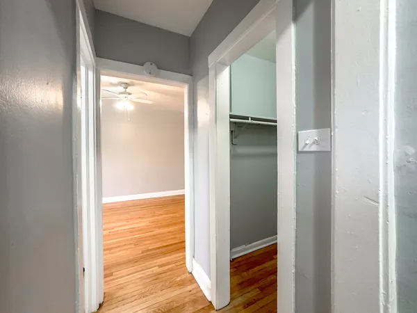$1,275 | 4606 North Beacon Street, Unit 2C, Chicago, IL 60640