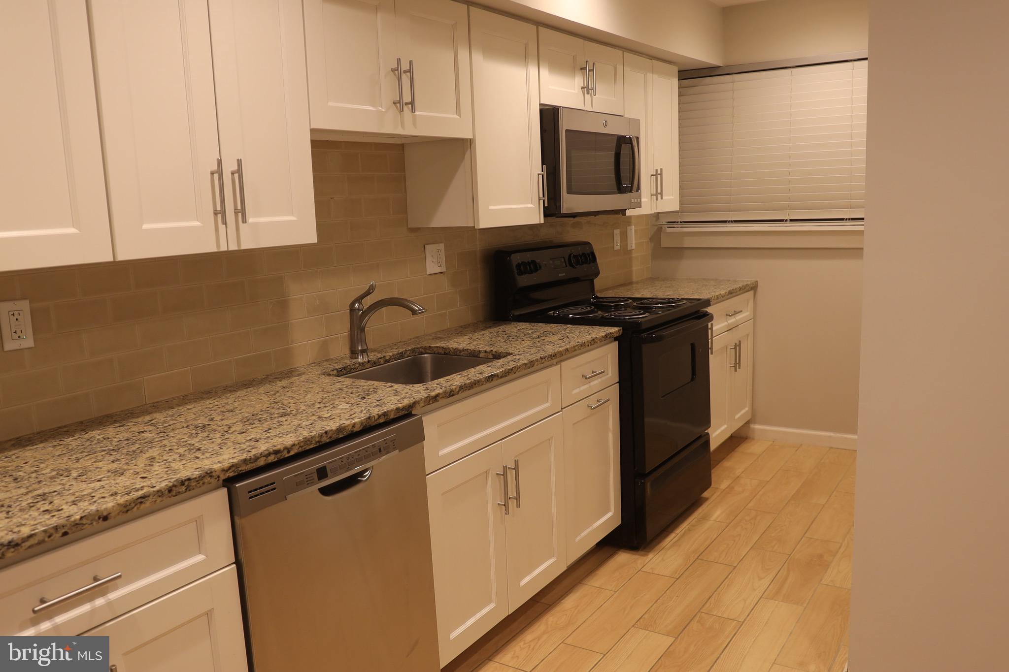 13 Tulip Court Mount Laurel, NJ 08054 - Photo 6 of 24