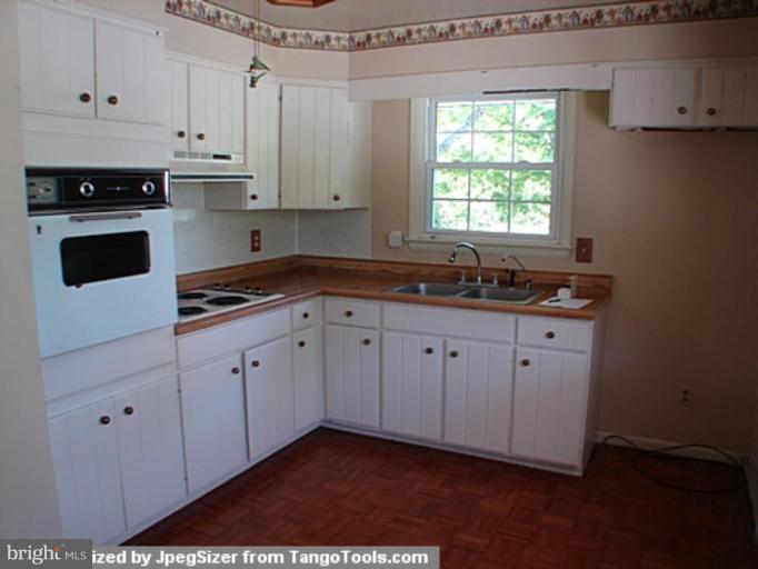 549 Moose Road Berryville, VA 22611 - Photo 3 of 11 Kitchen