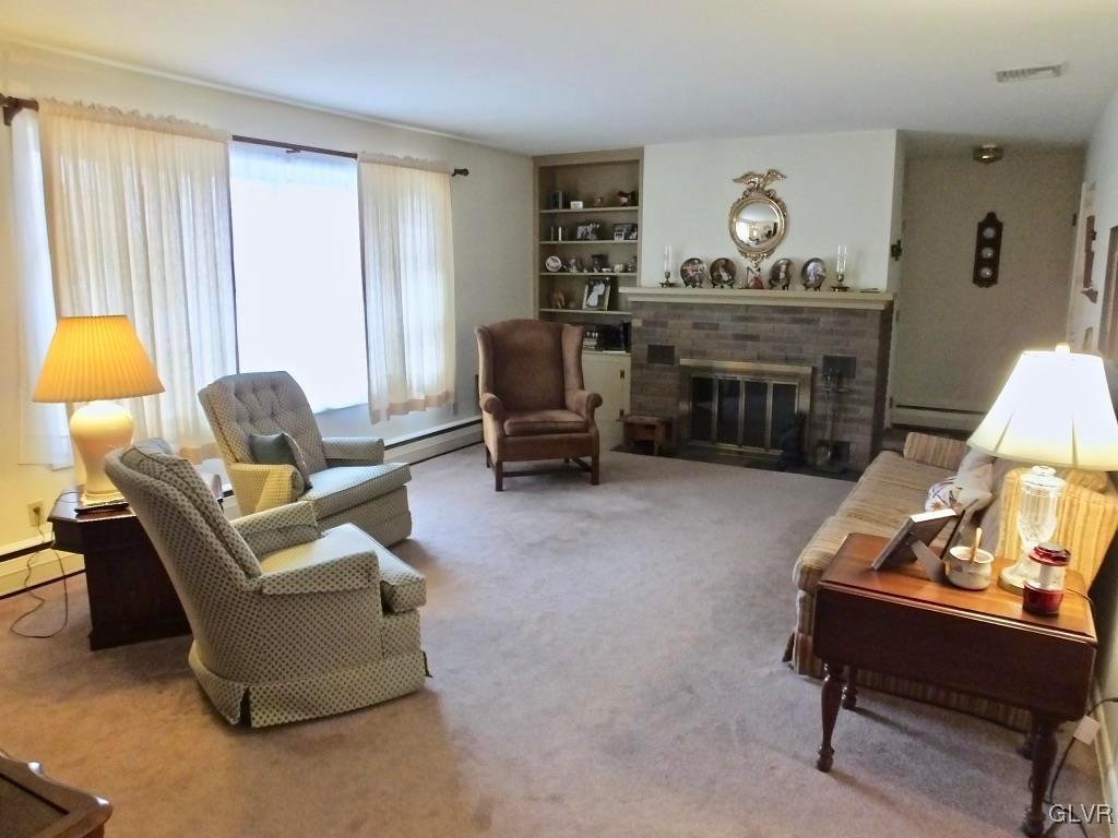 2552 Park View Road Slatington, PA 18080 - Photo 2 of 16 Gallery Image 2