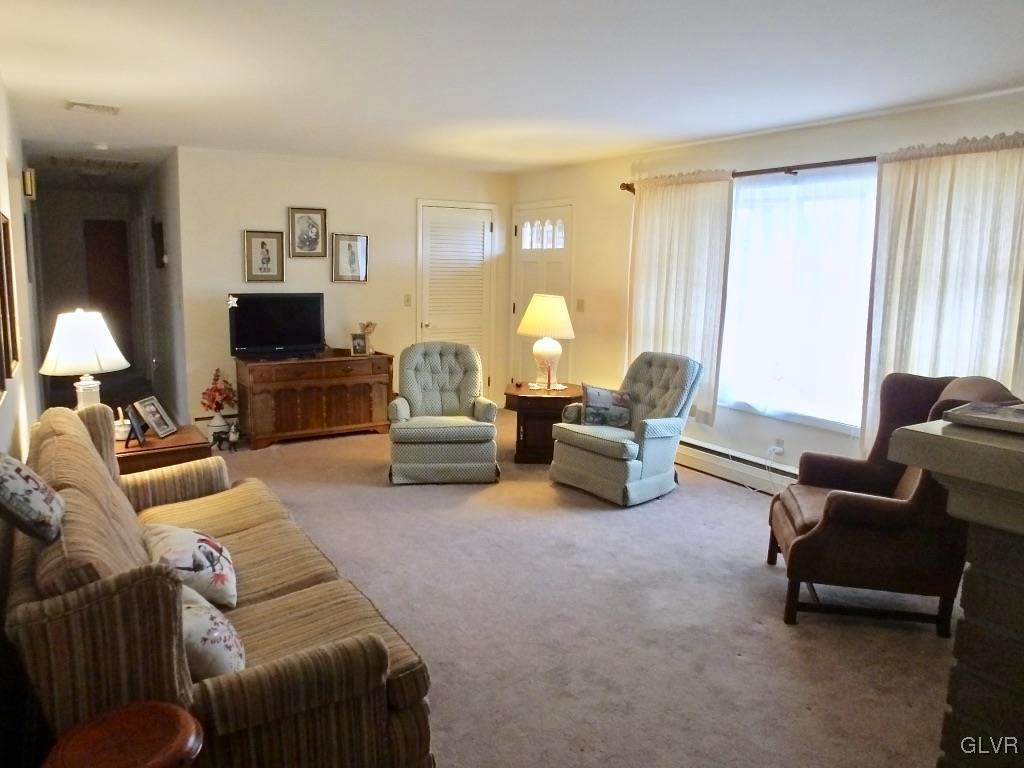 2552 Park View Road Slatington, PA 18080 - Photo 3 of 16 Gallery Image 3