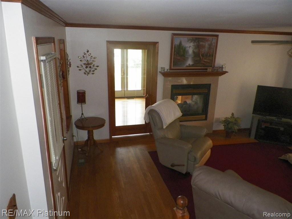7215 Mabley Hill Road Fenton, MI 48430 - Photo 9 of 24 100_1660.JPG