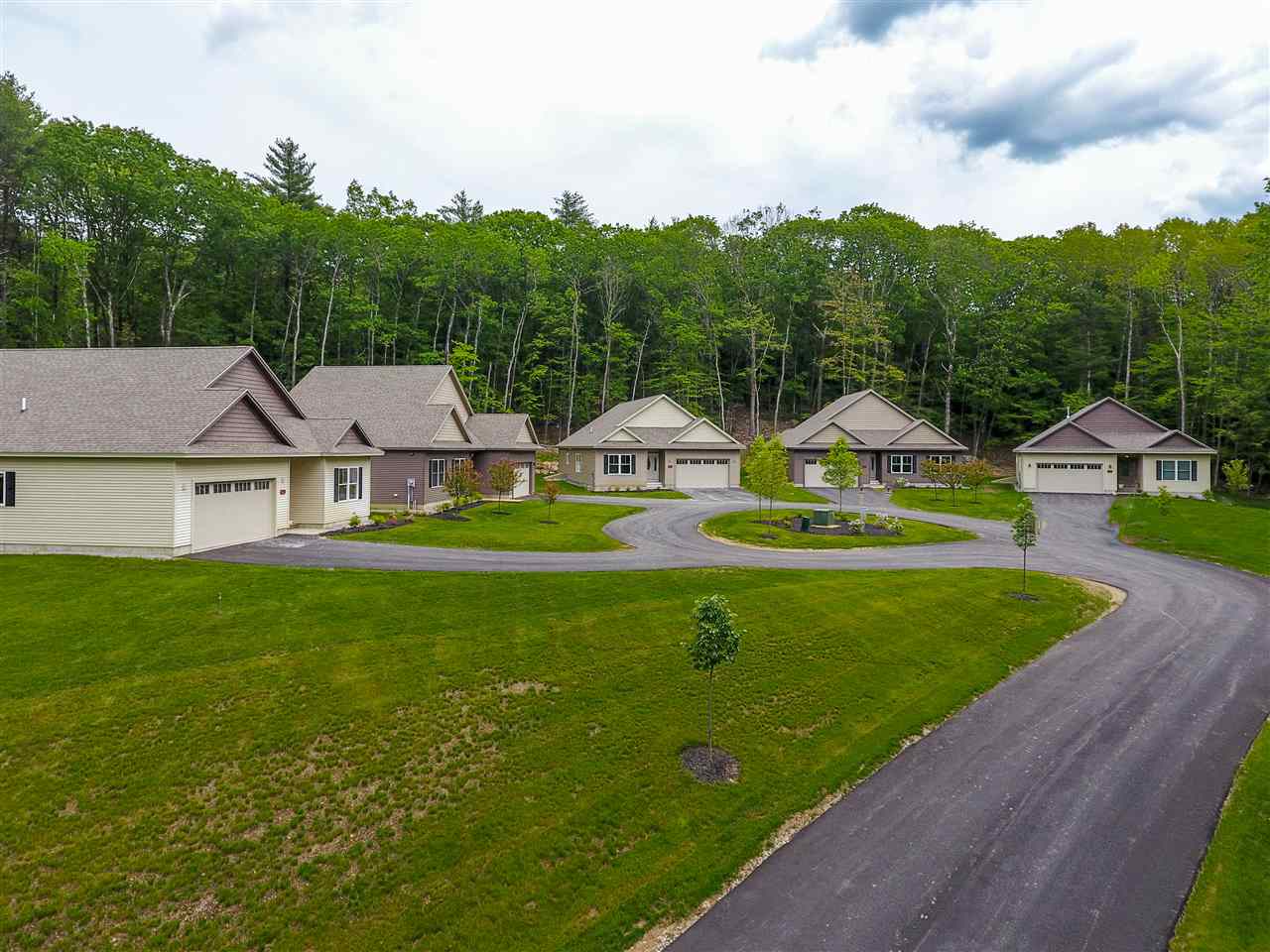 99-2 Pulpit Road Bedford, NH 03110 - Photo 3 of 27