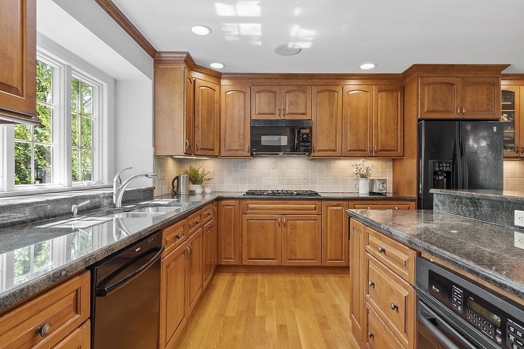 15 Sawmill Road Acton, MA 01720 - Photo 4 of 40 Gallery Image 4