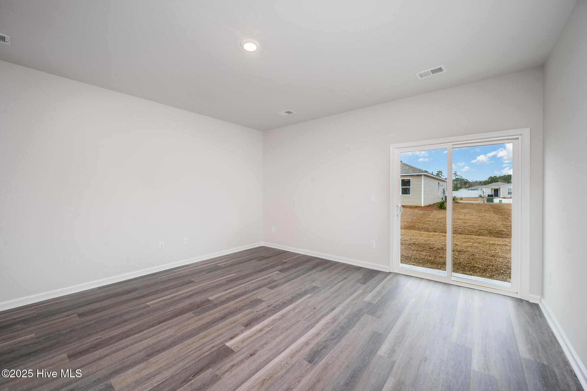 1065 Sandy Heights Loop Leland, NC 28451 - Photo 8 of 41 020_d6b_6999-edit