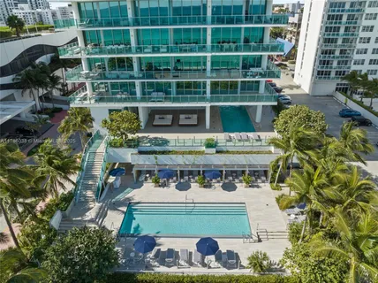 $4,199,000 | 6901 Collins Avenue, Unit 401, Miami Beach, FL 33141