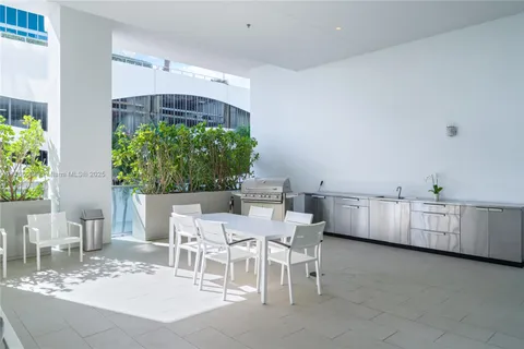 $4,199,000 | 6901 Collins Avenue, Unit 401, Miami Beach, FL 33141