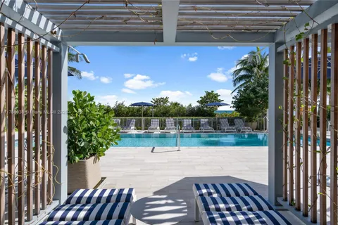 $4,199,000 | 6901 Collins Avenue, Unit 401, Miami Beach, FL 33141