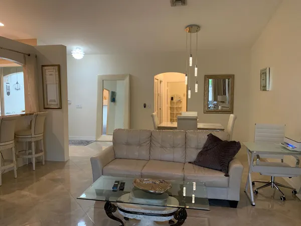 $3,000 | 2146 Man Of War, West Palm Beach, FL 33411