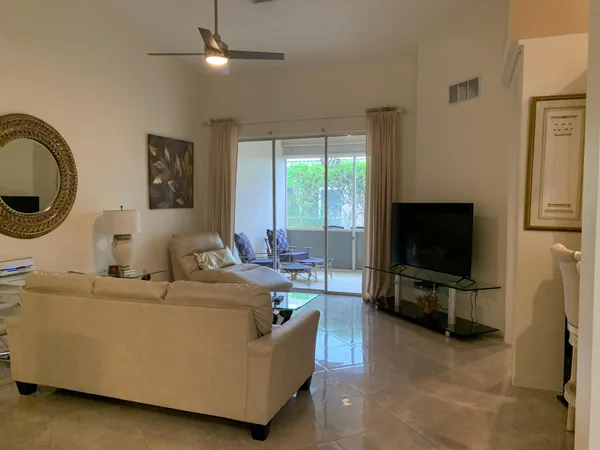 $3,000 | 2146 Man Of War, West Palm Beach, FL 33411