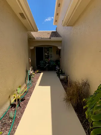 $3,000 | 2146 Man Of War, West Palm Beach, FL 33411