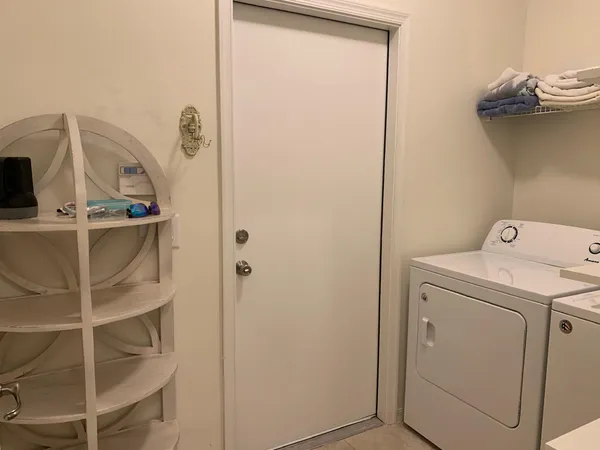 $3,000 | 2146 Man Of War, West Palm Beach, FL 33411