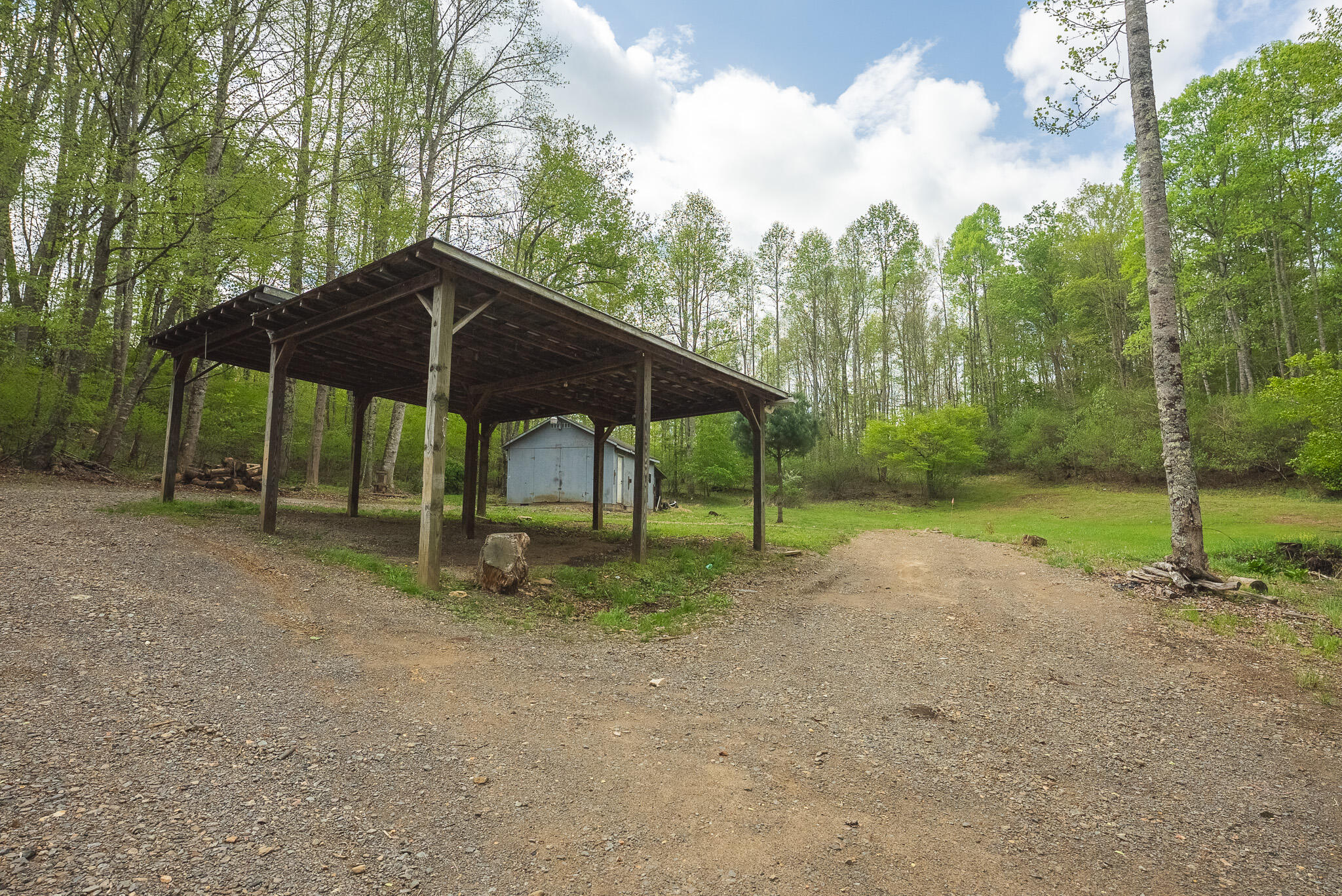 146 Duvall Road Willis, VA 24380 - Photo 2 of 62 DSC00790