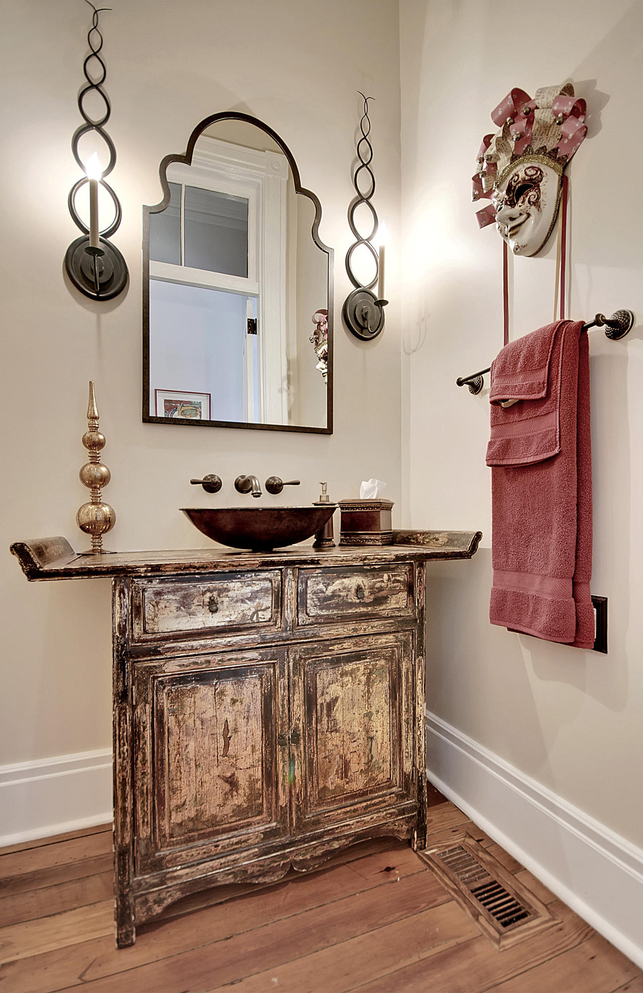 14 Rutledge Avenue Charleston, SC 29401 - Photo 18 of 40 Powder Room