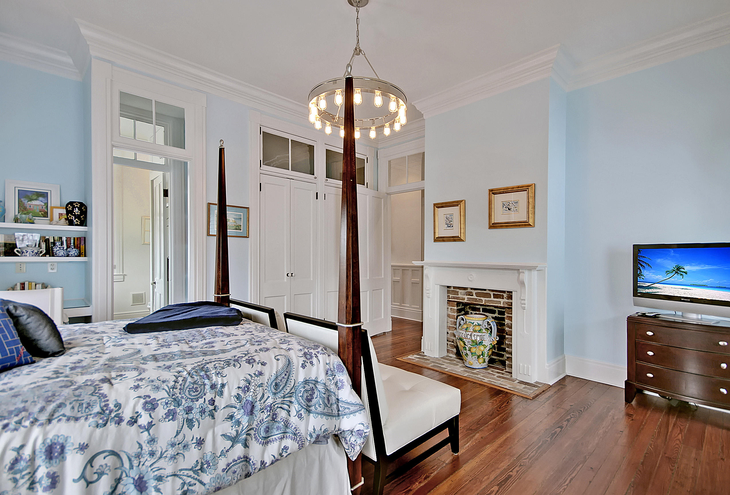 14 Rutledge Avenue Charleston, SC 29401 - Photo 21 of 40 Front Guest BR