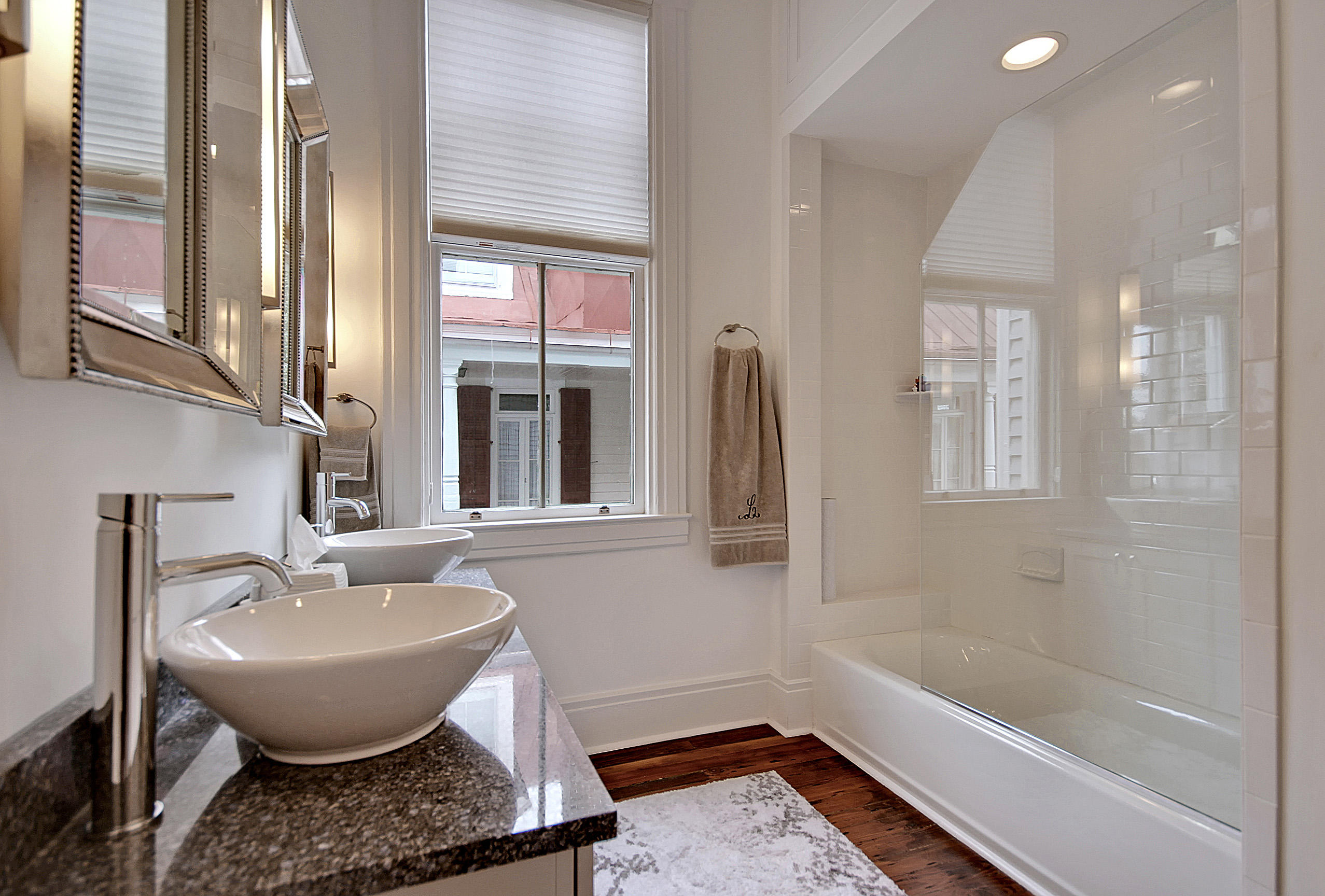 14 Rutledge Avenue Charleston, SC 29401 - Photo 25 of 40 Center Guest Bath