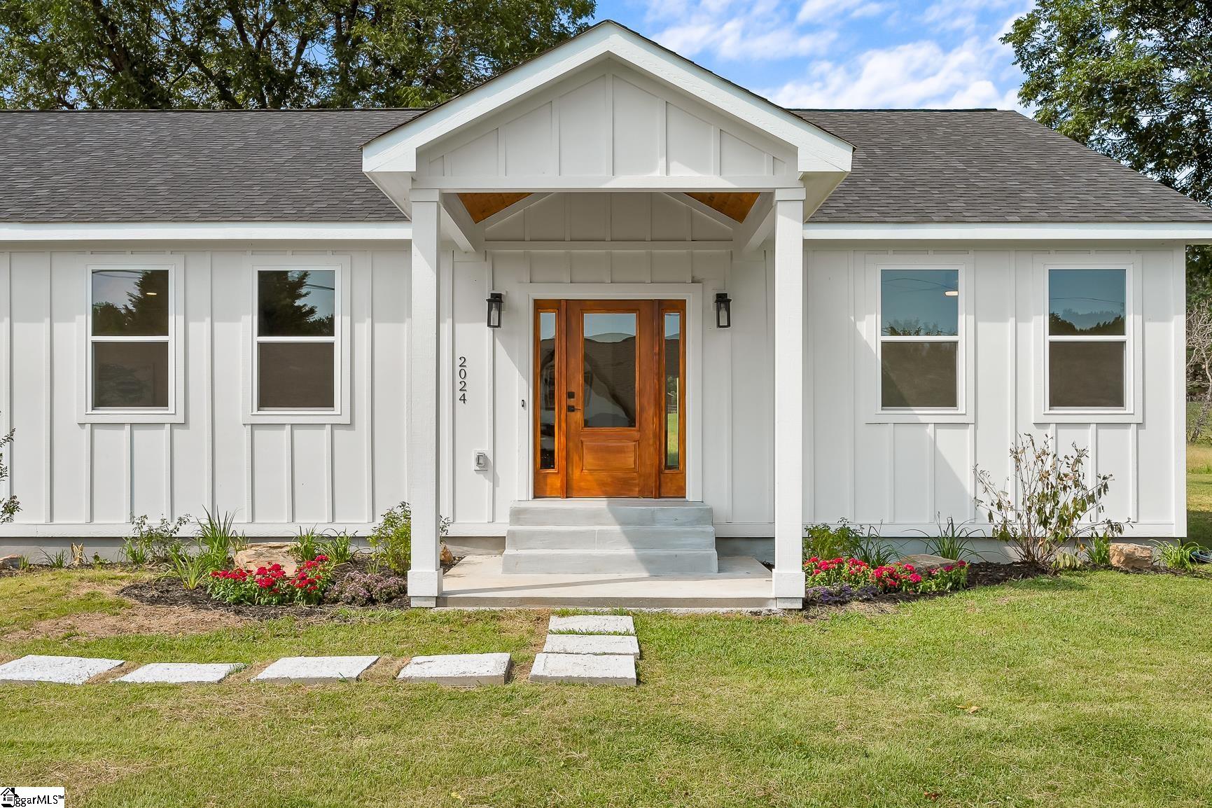 2024 Edwards Lake Road Greer, SC 29651 - Photo 3 of 31 Gallery Image 3