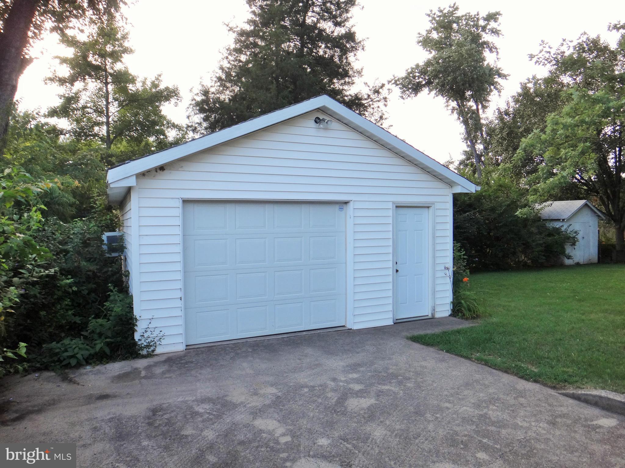 119 North Hickory Road Sterling, VA 20164 - Photo 15 of 21 Exterior (Rear)
