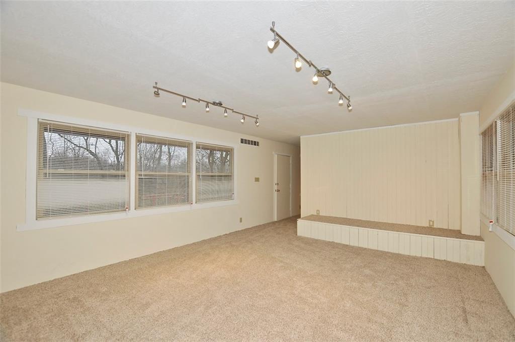 4536 Dickson Road Indianapolis, IN 46226 - Photo 6 of 37 Gallery Image 6