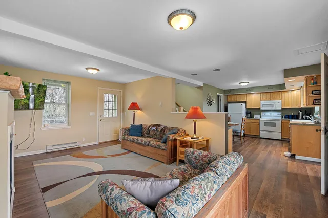 $825,000 | 3974 West Pioneer Road, Duluth, MN 55803