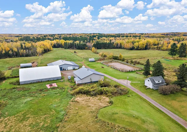 $825,000 | 3974 West Pioneer Road, Duluth, MN 55803